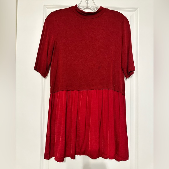 A Pea in the Pod Maternity Top perfect for Christmas! - Picture 3 of 6